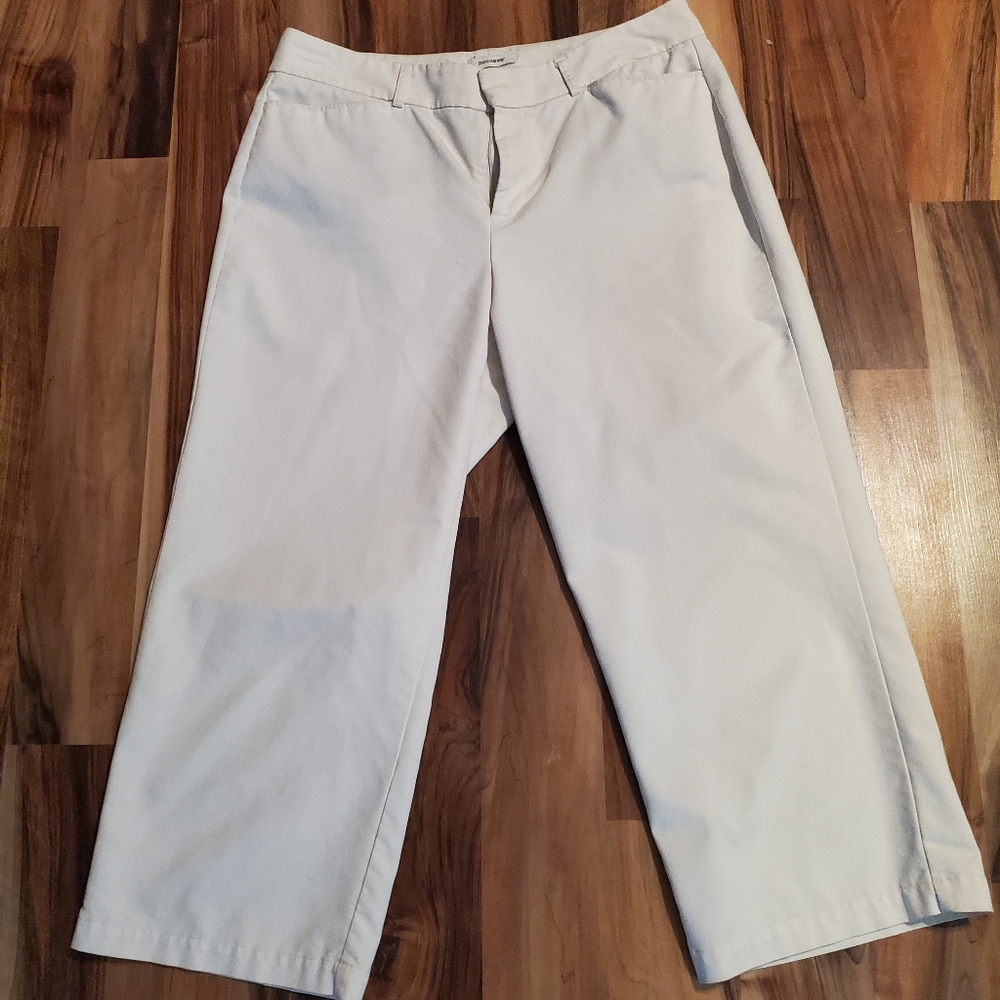 Dockers dress crops